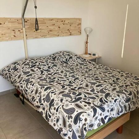 La Fare-les-Oliviers Appartement Rdc Avec Parking Prive מראה חיצוני תמונה